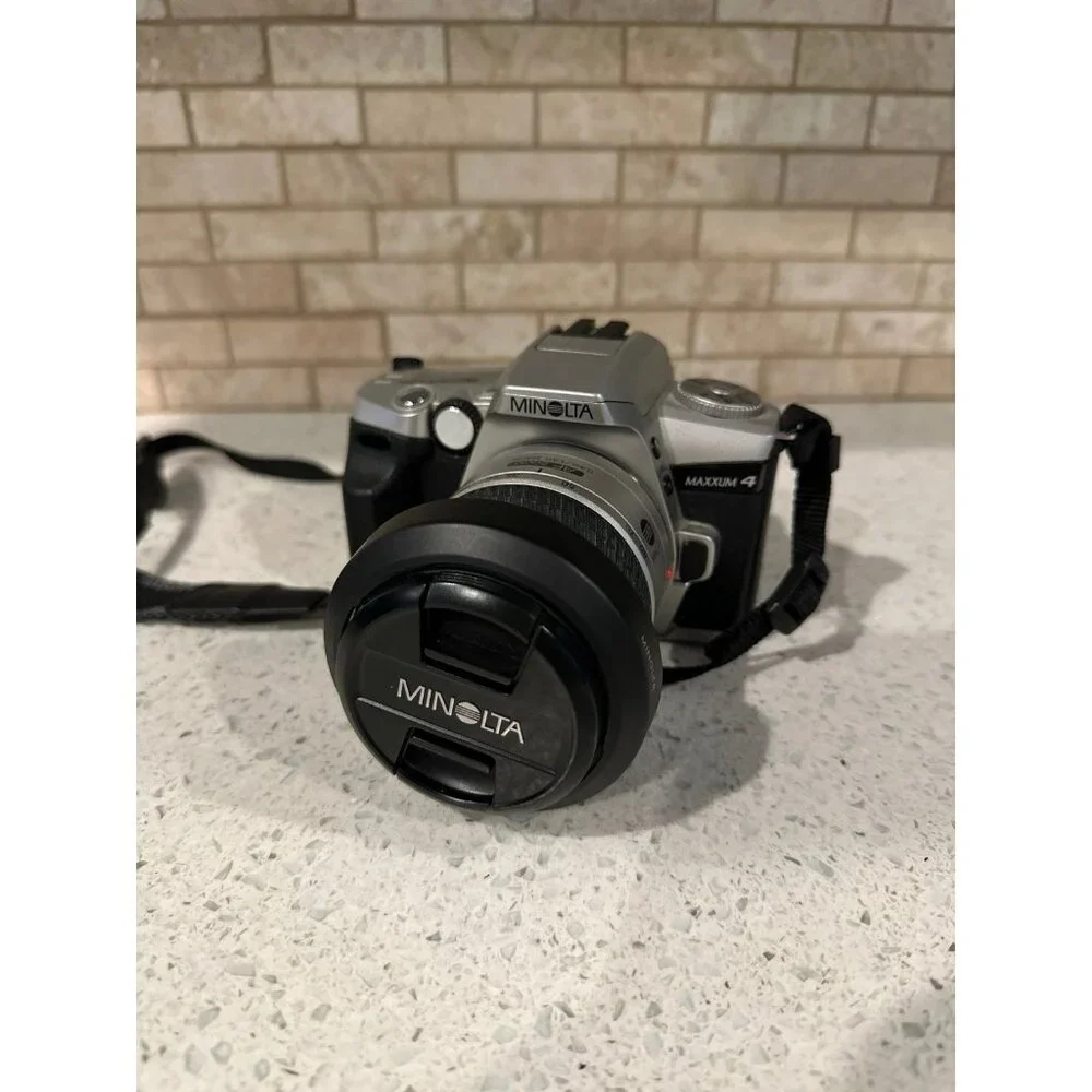 Minolta Maxxum 4‎ film camera with bag